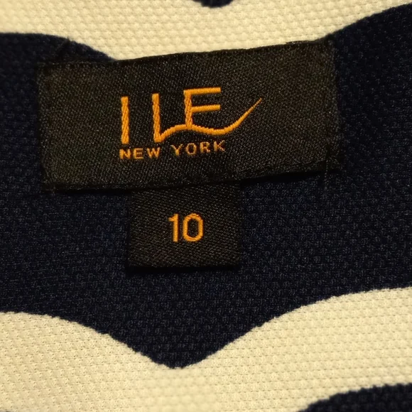 ILE New York  Short Sleeves Dress. - Picture 8 of 8